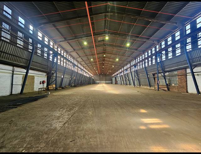 2,602M² WAREHOUSE TO LET IN TUNNEY